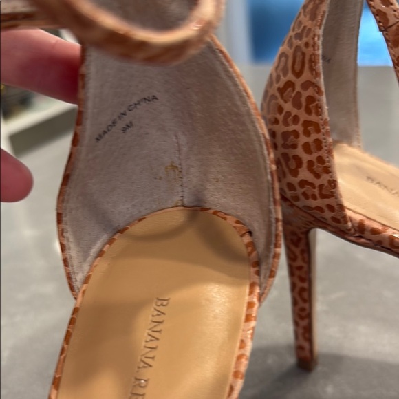 Banana Republic Tan Brown Stiletto Heels - Picture 3 of 9